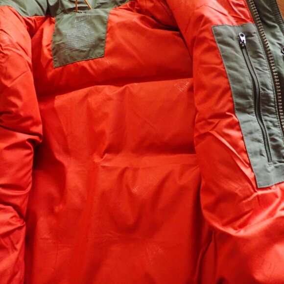 LL Bean Vest Men's L Goose Down Puffer Snap Pockets Outerwear - MINT - Picture 4 of 8